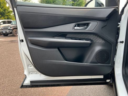 Certified 2023 Nissan Ariya FWD image 14