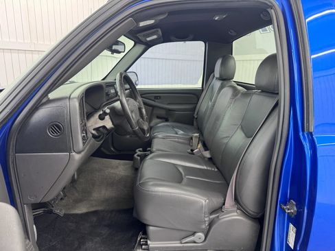Used 2004 Chevrolet Silverado 1500 W/T RWD image 9
