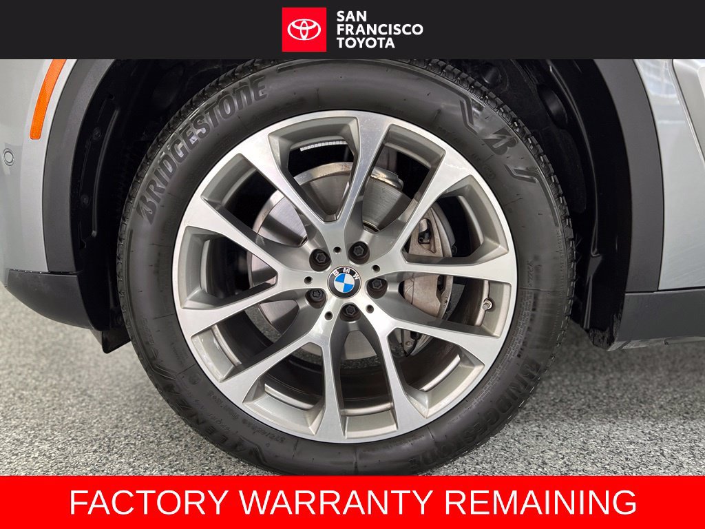 Used 2025 BMW X5 xDrive40i w/ Premium Package AWD/4WD image 9