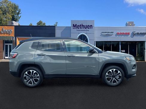 Used 2024 Jeep Compass Limited AWD/4WD image 2