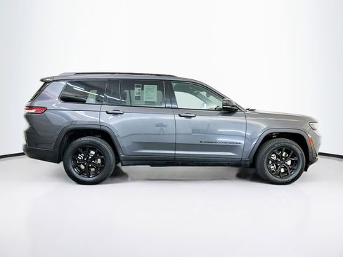 Used 2024 Jeep Grand Cherokee L Altitude image 10