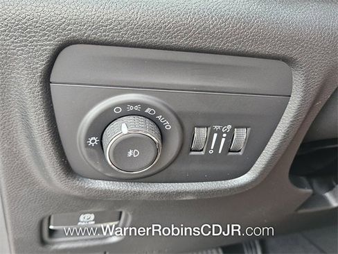 New 2025 Jeep Grand Cherokee Limited w/ Trailer Tow Package image 28