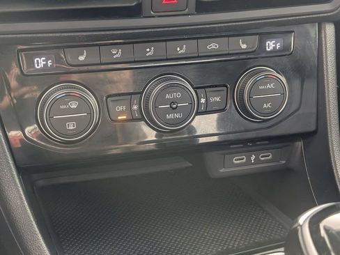 Used 2024 Volkswagen Jetta SE FWD image 21