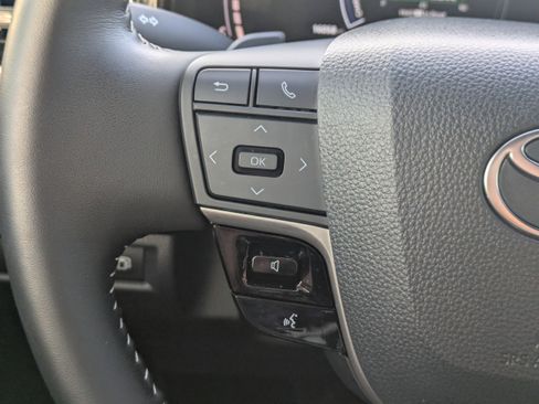 Used 2025 Toyota Camry SE w/ Multimedia Upgrade Package image 25