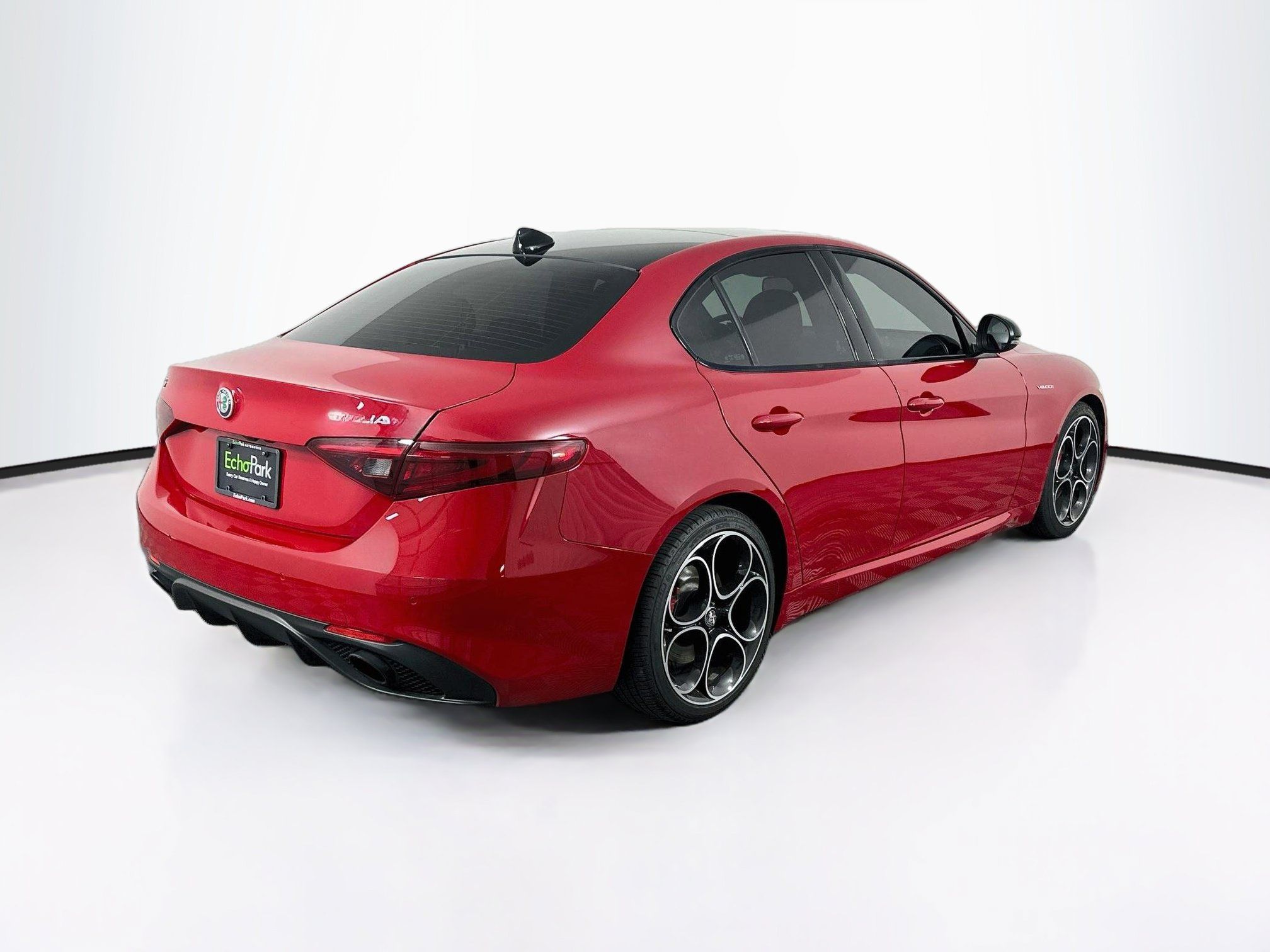 Used 2023 Alfa Romeo Giulia Veloce RWD image 9