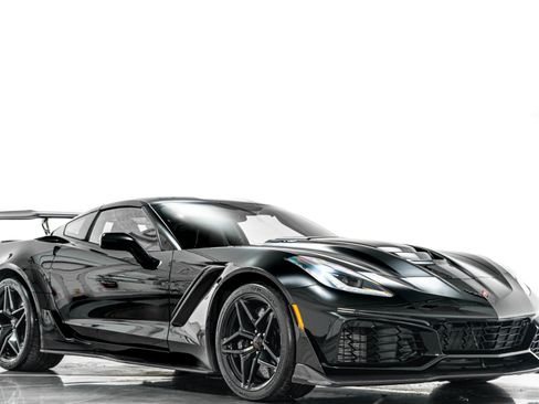 Used 2019 Chevrolet Corvette ZR1 w/ ZTK Track Performance Package RWD image 32
