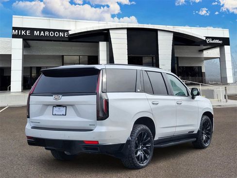 Certified 2022 Cadillac Escalade Premium Luxury image 4