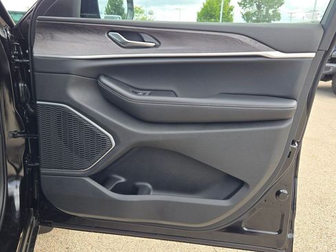 New 2025 Jeep Grand Cherokee Limited w/ Luxury Tech Group II image 9