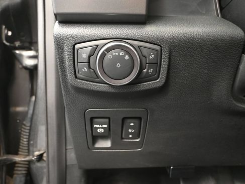 Used 2019 Ford F150 XLT w/ Equipment Group 302A Luxury AWD/4WD image 33
