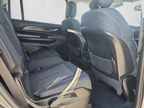 Used 2023 Jeep Grand Cherokee L Laredo image 20