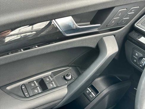 Used 2020 Audi Q5 e Premium Plus image 34