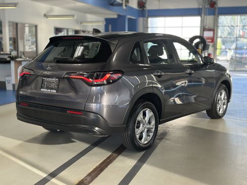Used 2023 Honda HR-V LX image 4