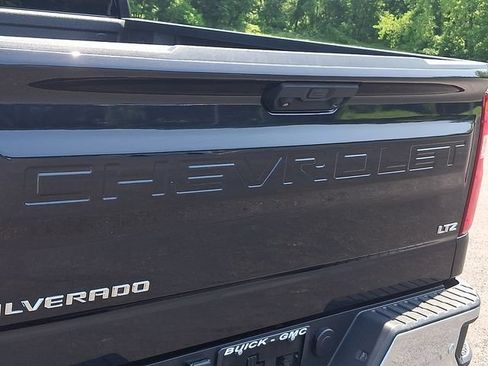 Used 2023 Chevrolet Silverado 1500 LTZ w/ LTZ Premium Package AWD/4WD image 29