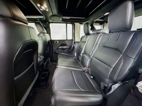 Used 2021 Jeep Wrangler Sahara image 27