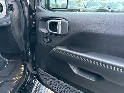 Used 2024 Jeep Wrangler Sahara image 10