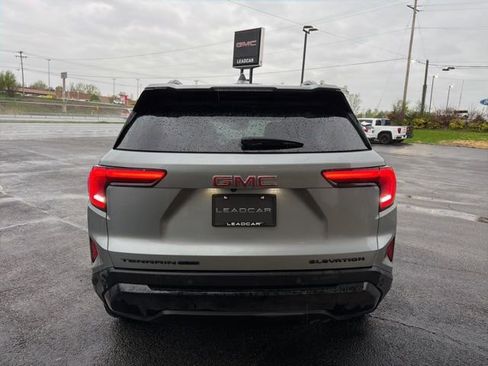 Used 2025 GMC Terrain Elevation w/ Elevation Premium Package AWD/4WD image 4