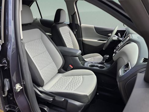 Used 2018 Chevrolet Equinox LS FWD image 15