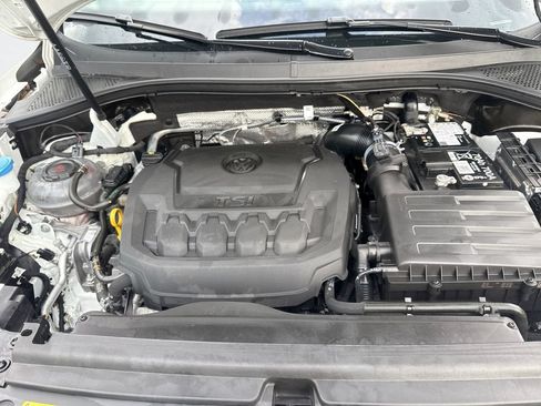 Used 2024 Volkswagen Tiguan SE R-Line AWD/4WD image 18