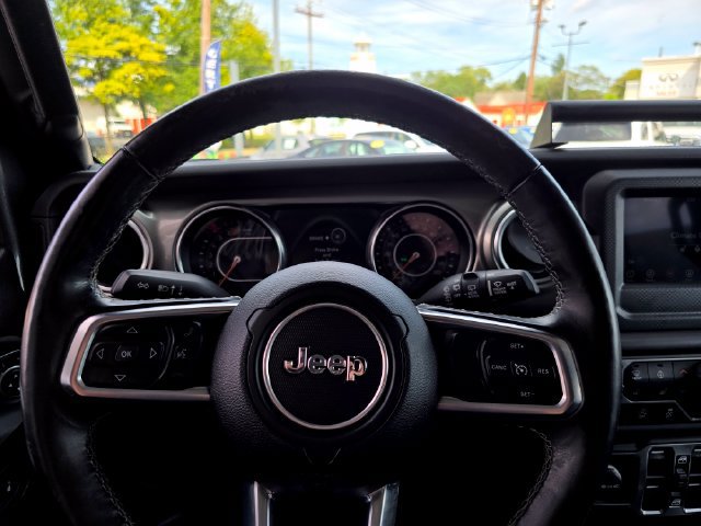 Used 2019 Jeep Wrangler Unlimited Sahara w/ Cold Weather Group AWD/4WD image 11