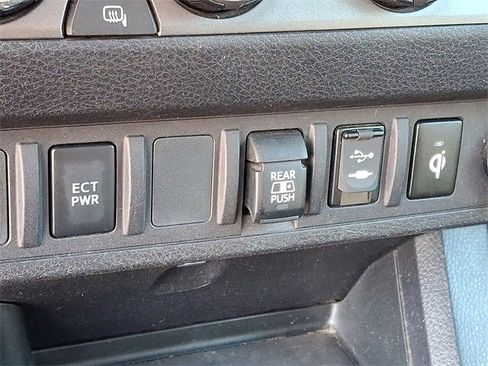 Used 2019 Toyota Tacoma TRD Off-Road image 23