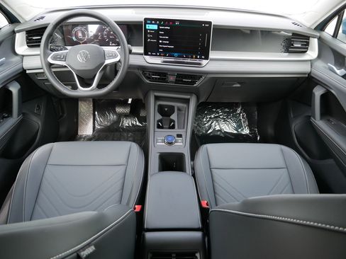 New 2026 Volkswagen Tiguan SE image 7