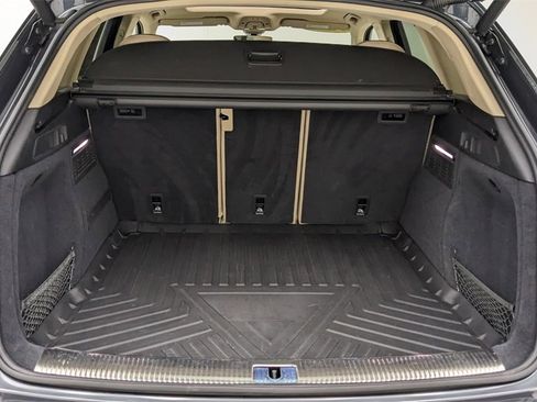 Used 2019 Audi Q5 Prestige w/ Prestige Package image 8