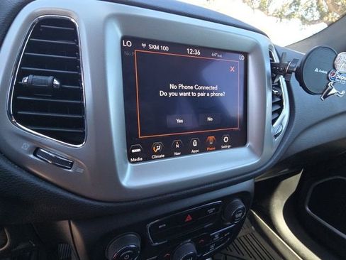 Used 2021 Jeep Compass Latitude image 13