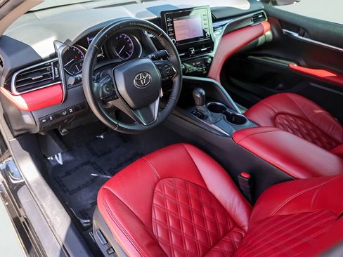 Used 2021 Toyota Camry SE FWD image 13