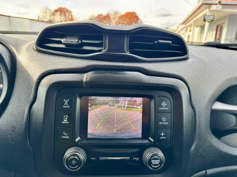 Used 2020 Jeep Renegade Sport image 21