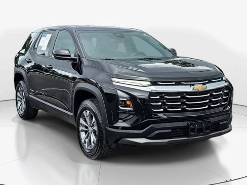 Used 2025 Chevrolet Equinox LT FWD image 3