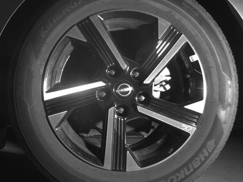 Used 2025 Nissan Sentra SV image 14