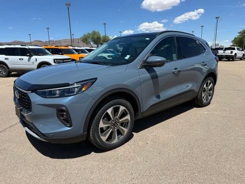 Certified 2024 Ford Escape Platinum w/ Premium Technology Package AWD/4WD image 1
