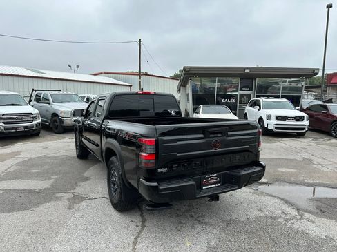 Used 2025 Nissan Frontier PRO-4X AWD/4WD image 3