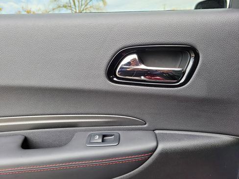 Used 2023 Dodge Durango GT image 12