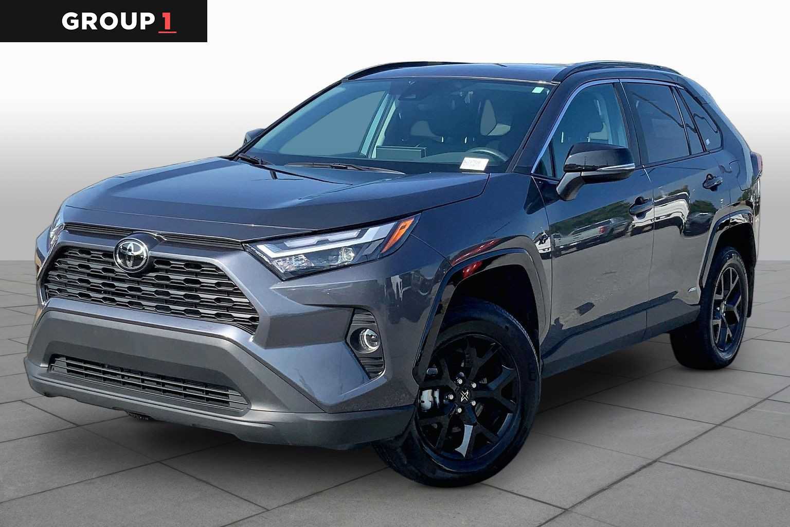 Used 2025 Toyota RAV4 XLE w/ Convenience Package AWD/4WD image 1