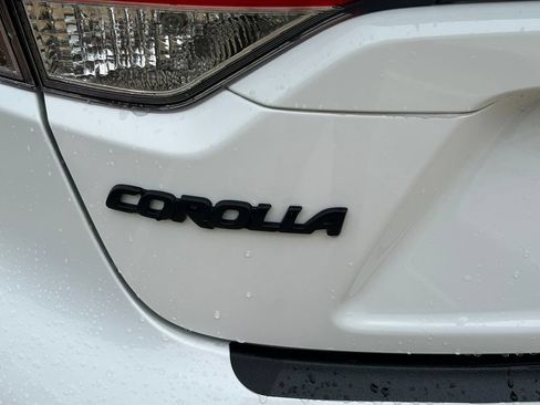 Used 2025 Toyota Corolla SE FWD image 12