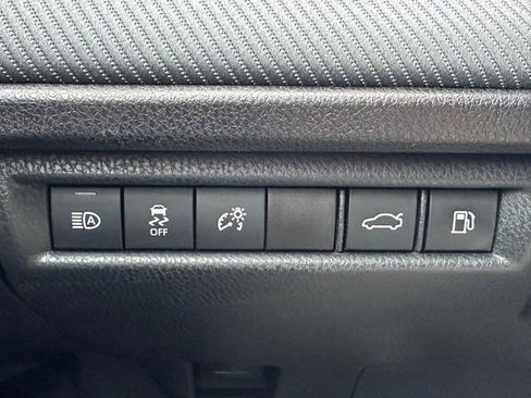 Used 2025 Toyota Camry SE image 16