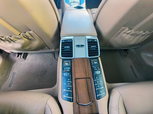 Used 2015 Porsche Panamera S RWD image 14