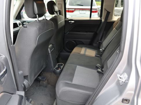Used 2014 Jeep Patriot Latitude AWD/4WD image 20