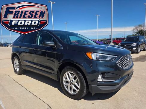 Used 2024 Ford Edge SEL w/ Convenience Package AWD/4WD image 3