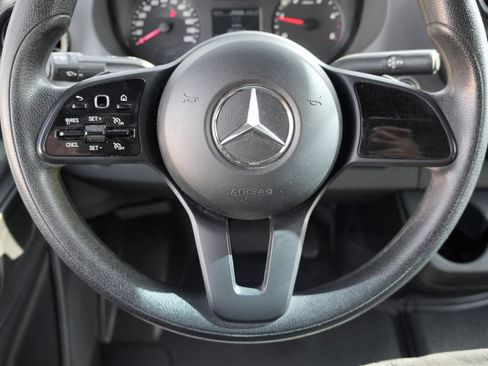 Used 2020 Mercedes-Benz Sprinter 2500 image 14