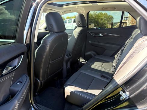 Used 2021 Buick Envision Essence w/ Technology Package I image 27