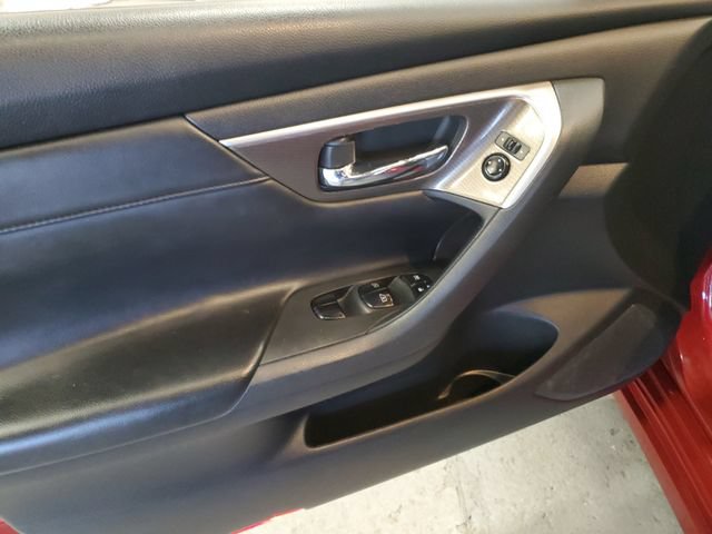 Used 2013 Nissan Altima 2.5 SL w/ Technology Pkg FWD image 12
