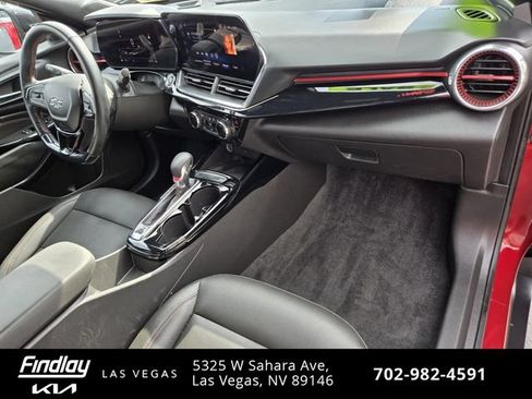Used 2025 Chevrolet Trax RS w/ Sunroof Package FWD image 21