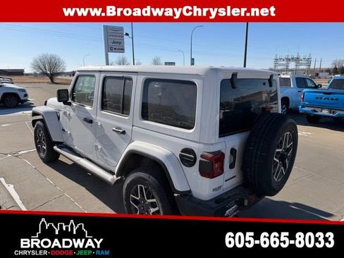 New 2026 Jeep Wrangler Unlimited Sahara AWD/4WD image 8