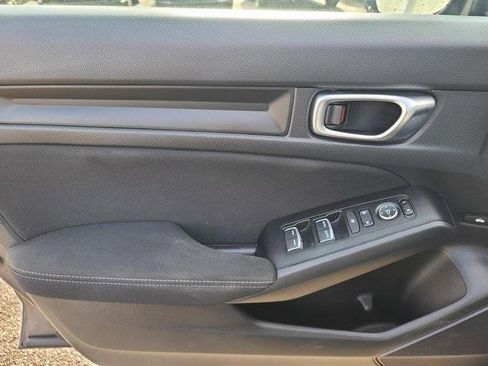 Used 2022 Honda Civic Sport image 11