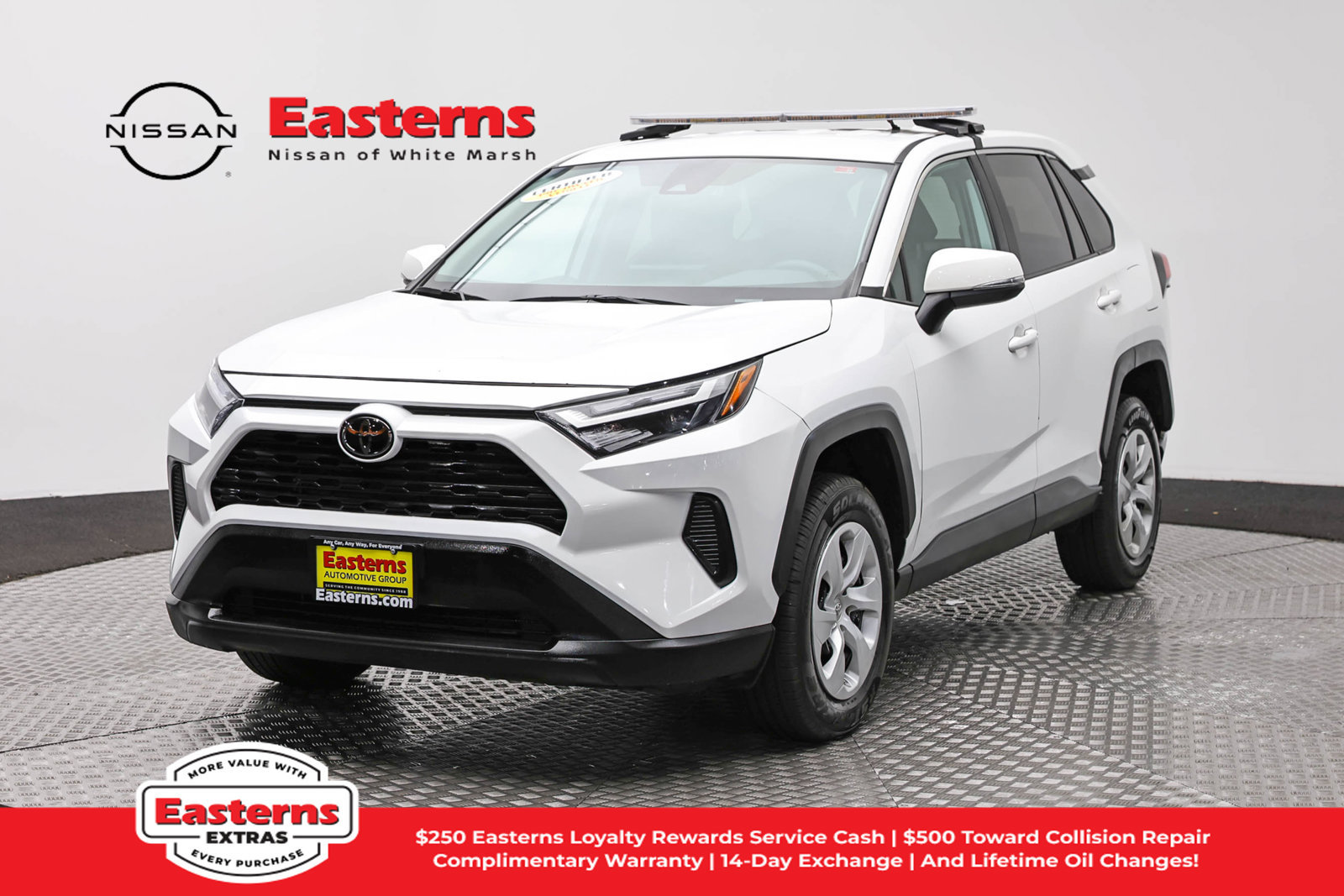 Used 2023 Toyota RAV4 LE AWD/4WD image 1