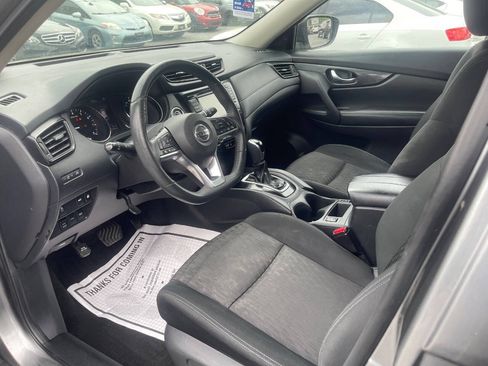 Used 2018 Nissan Rogue SV AWD/4WD image 11