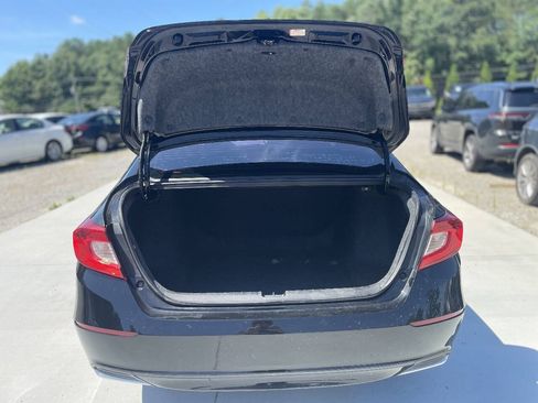 Used 2018 Honda Accord LX image 9