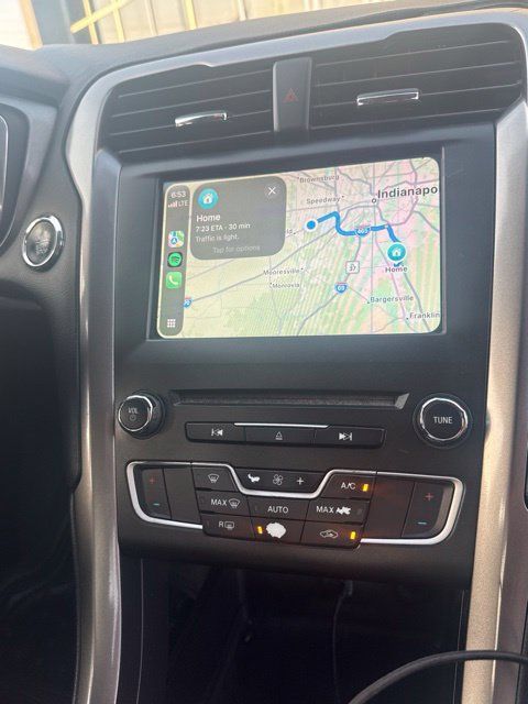 Used 2017 Ford Fusion SE w/ Fusion SE Technology Package FWD image 13